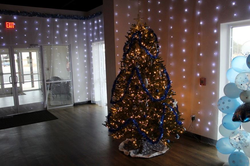 Community Center Christmas Tree (JPEG)
