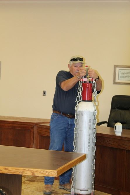 Tom Instructing (JPEG)